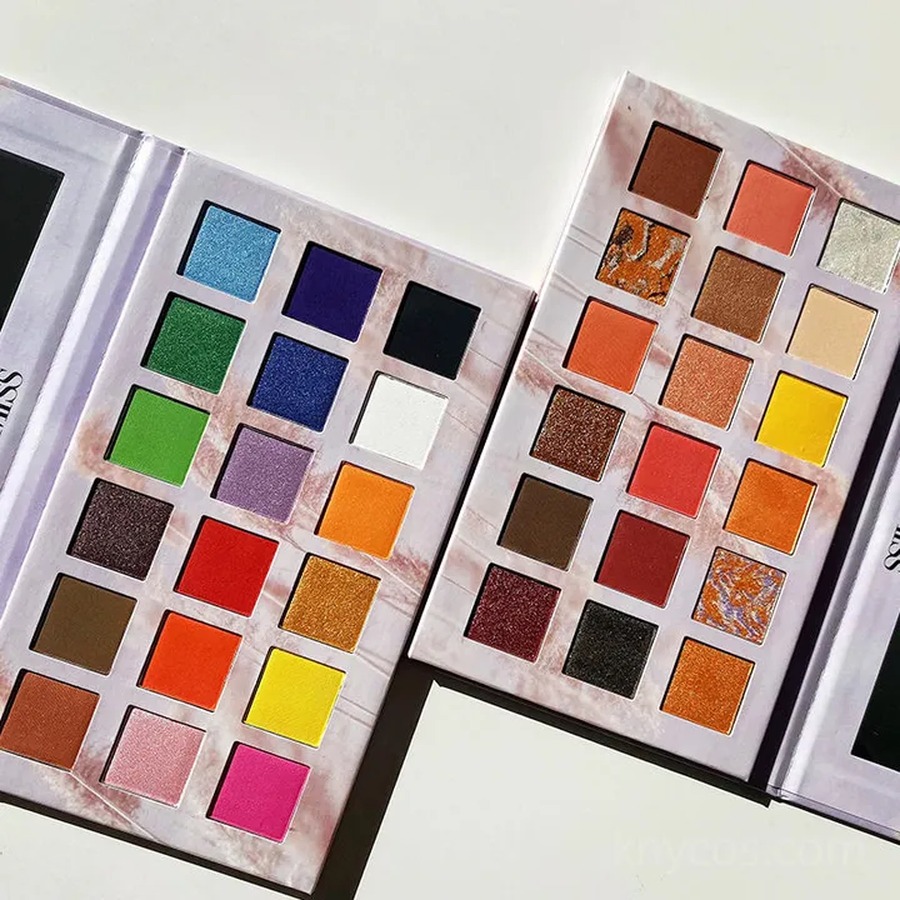 [EXT-MAKEUP-EYESHADOW-KNY-001] Private Label 18 Color Eyeshadow Palette