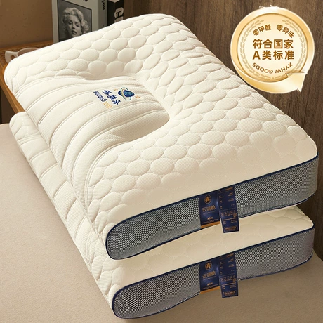Utopia Bedding Throw Pillows (Set of 4, White) – 18 x 18 Inches Down Alternative Pillows for Bed, Sofa, and Couch - Fluffy Decorative Stuffer Pillow for Indoors & Outdoors